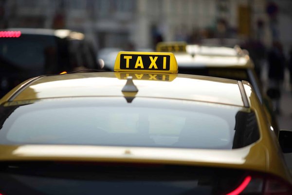 Comment faire pour visiter Lyon en taxi ?
